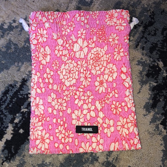 String top and bottom swimsuit set with bag. - Picture 5 of 6